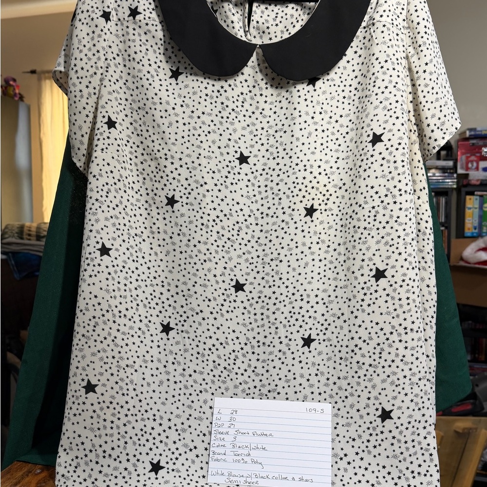 torrid White Blouse with Black Star Print and Black Peter Pan Collar